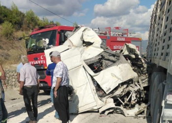 Adana'da zincirleme kaza: 3 ölü, 2 yaralı