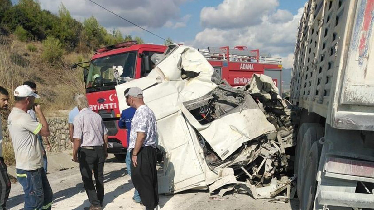Adana'da zincirleme kaza: 3 ölü, 2 yaralı