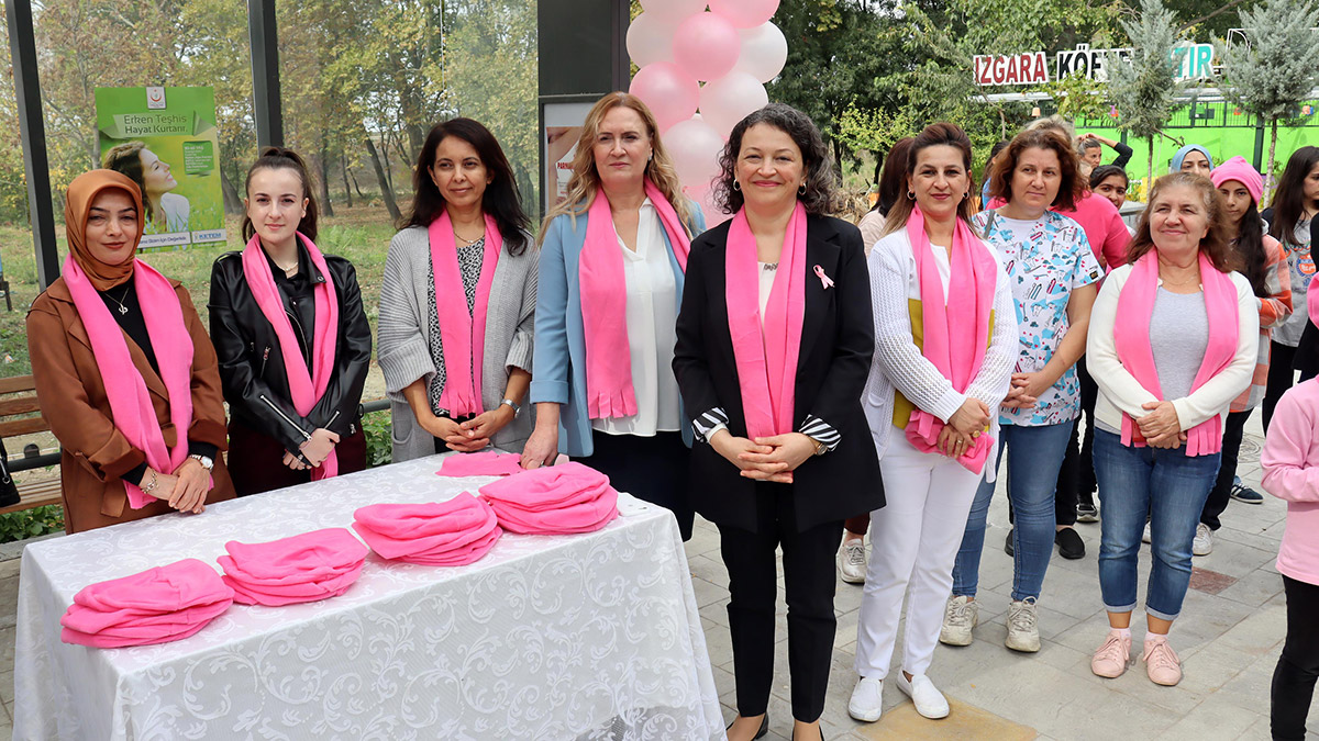 Ankara'da hafif ticari araç ile minibüs çarpıştı