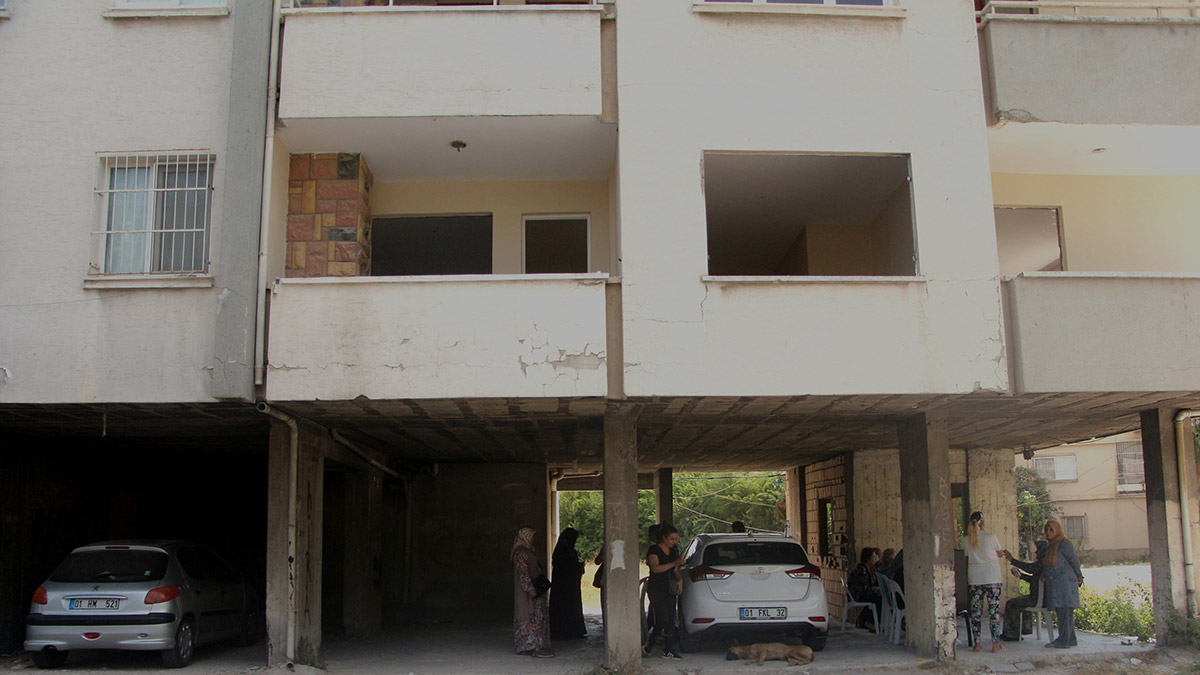 Arsa sahibi ve müteahhit anlaşmazlığı evsiz bıraktı