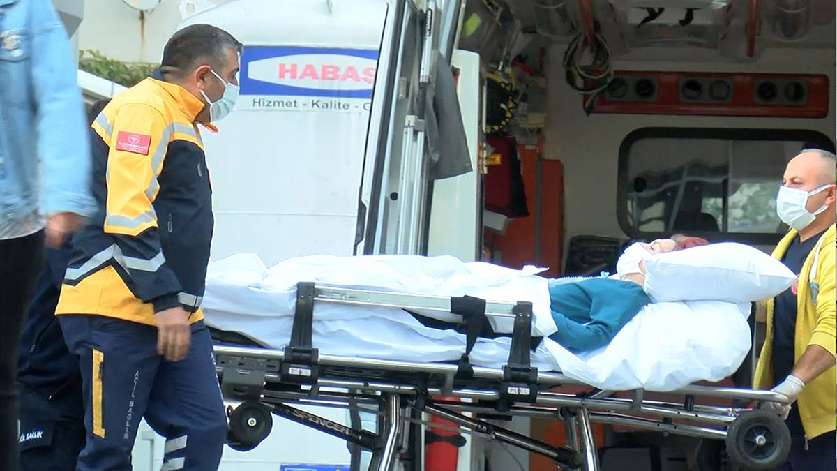 Ataşehir'de faaliyetleri durdurulan hastanede tahliye