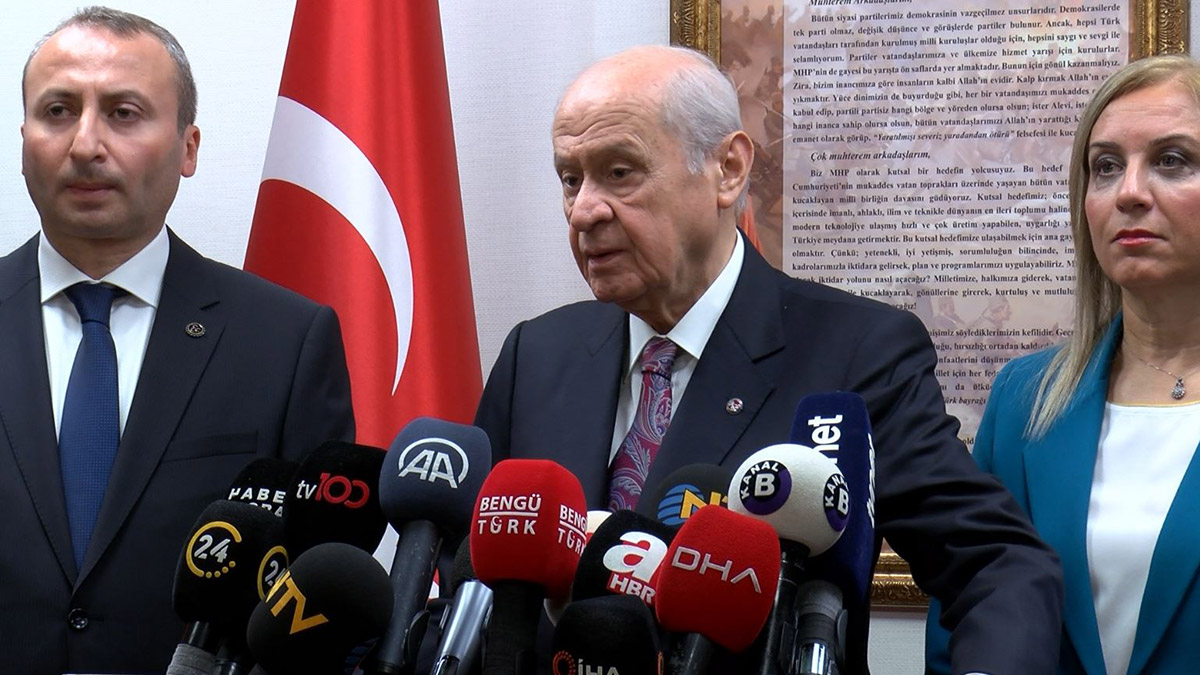 Bahçeli'den Anayasa açıklaması