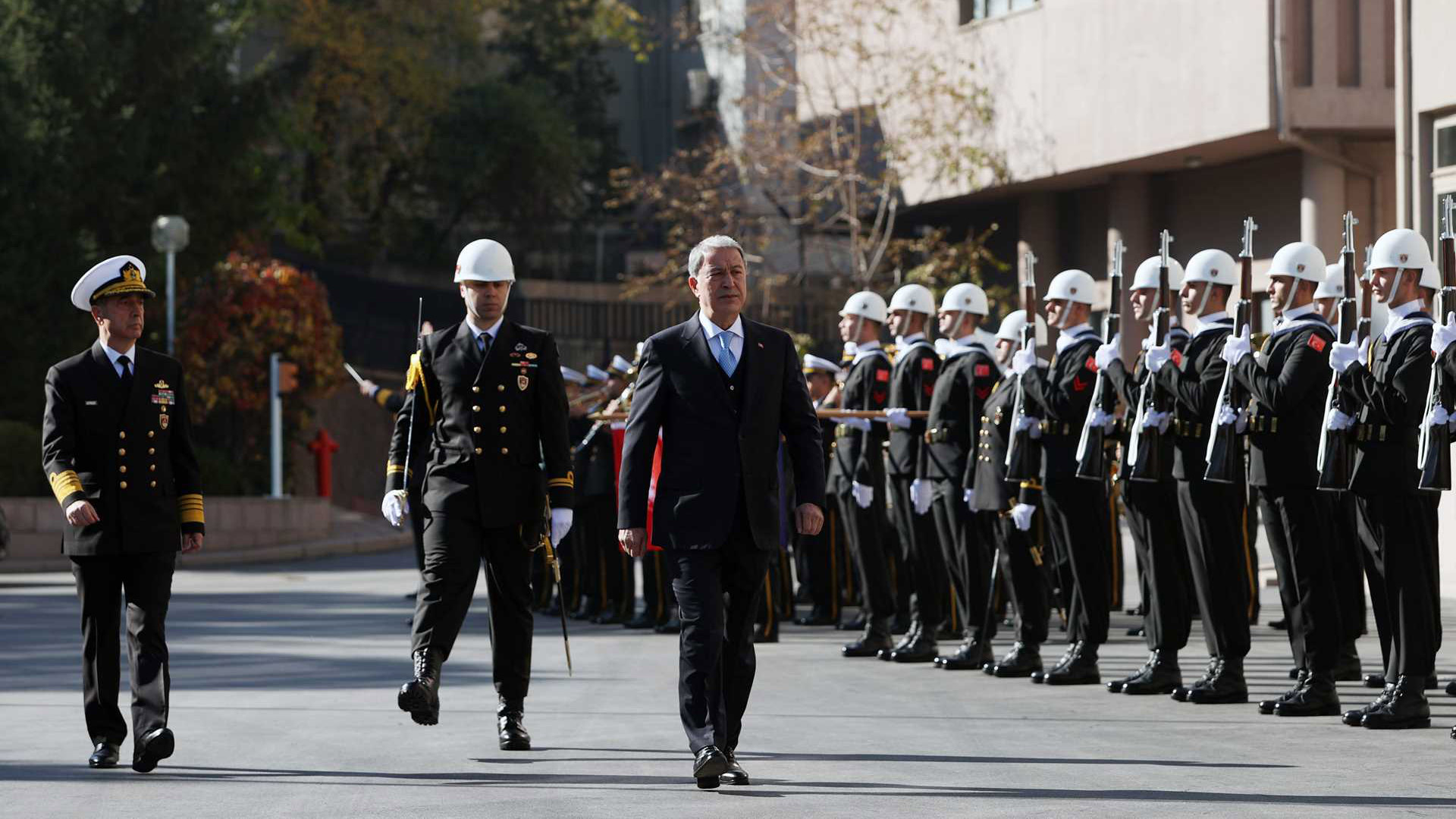 Bakan Akar, Rusya Savunma Bakanı ile görüşecek