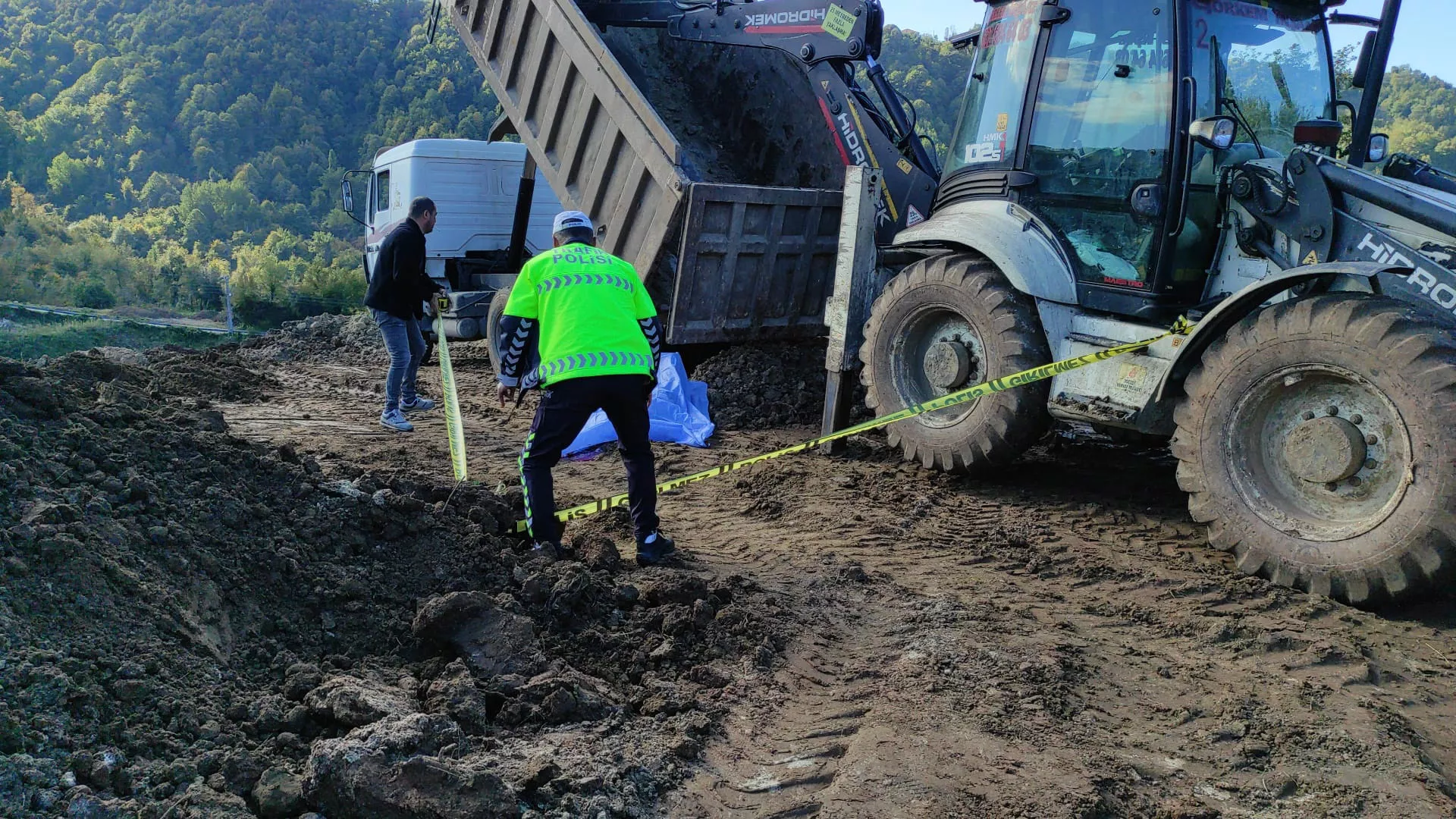 Basi damperin arka kapagina sikisan sofor oldu 1 - yaşam - haberton