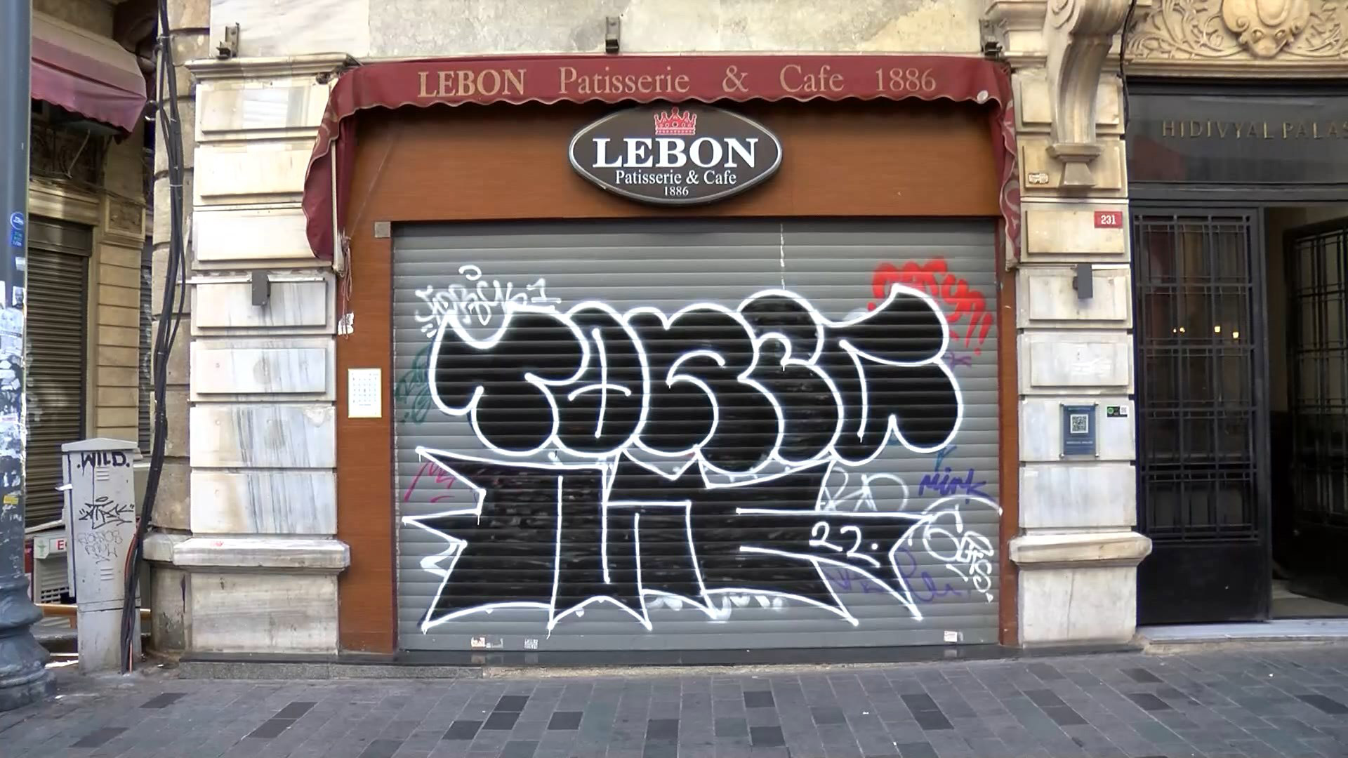 Beyoğlu'nda 212 yıllık Lebon pastanesi kapandı