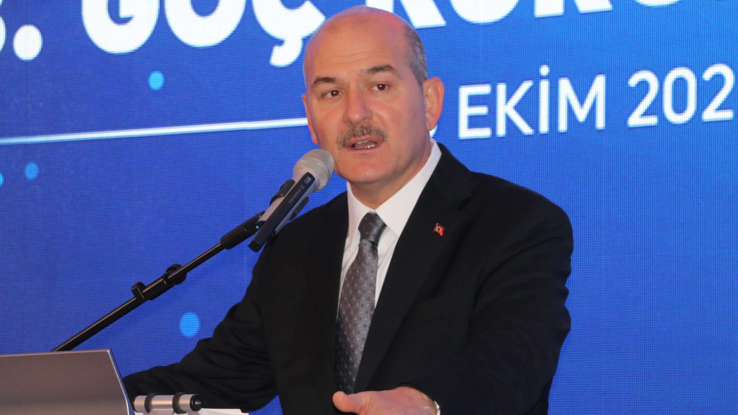 Biz, kimsenin göçmen deposu değiliz