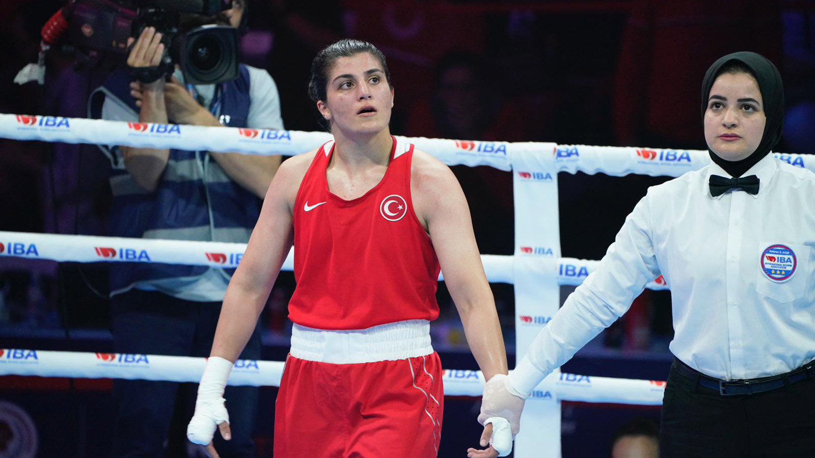 Busenaz Sürmeneli'den bronz madalya