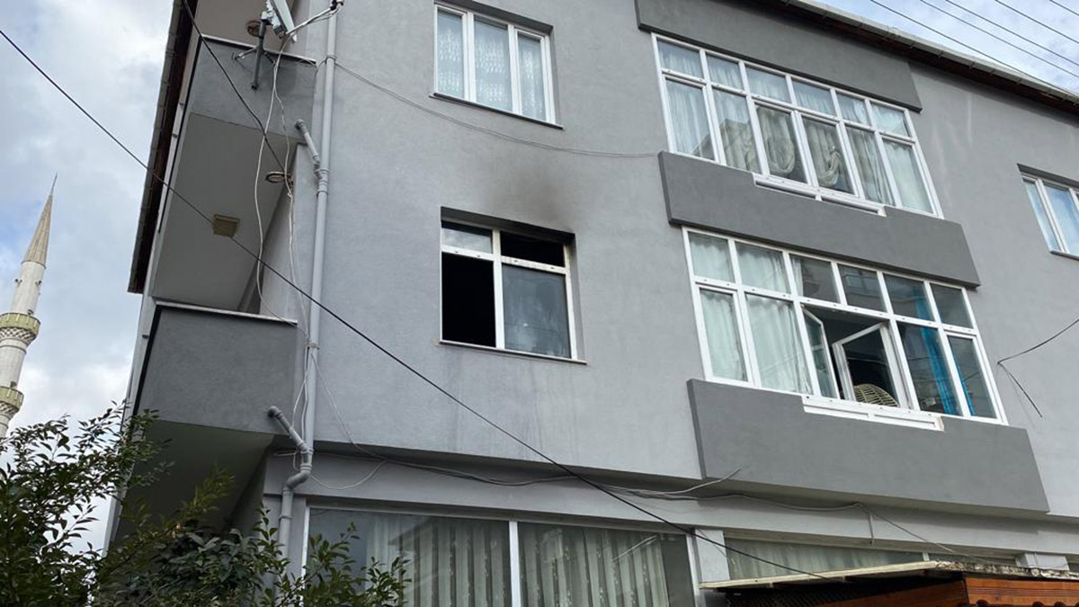 Büşra, evde yalnızken çıkan yangında öldü 