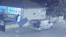 Cami tuvaletinden demir kapı çalan hırsız yakalandı