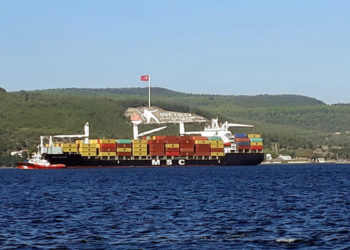Çanakkale Boğazı'nda arıza yapan gemi demirletildi