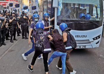 Diyarbakır'da HDP yürüyüşüne müdahale