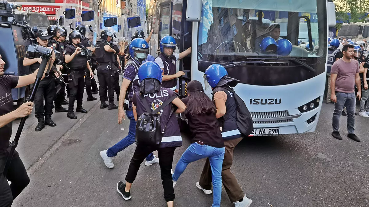Diyarbakır'da hdp yürüyüşüne müdahale