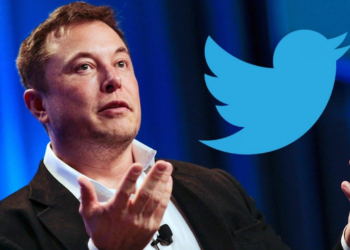 Elon Musk Twitter'ı satın aldı