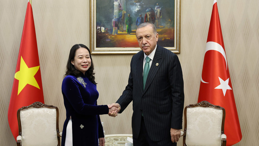 Erdoğan, Vietnam başkan yardımcısı ile görüştü
