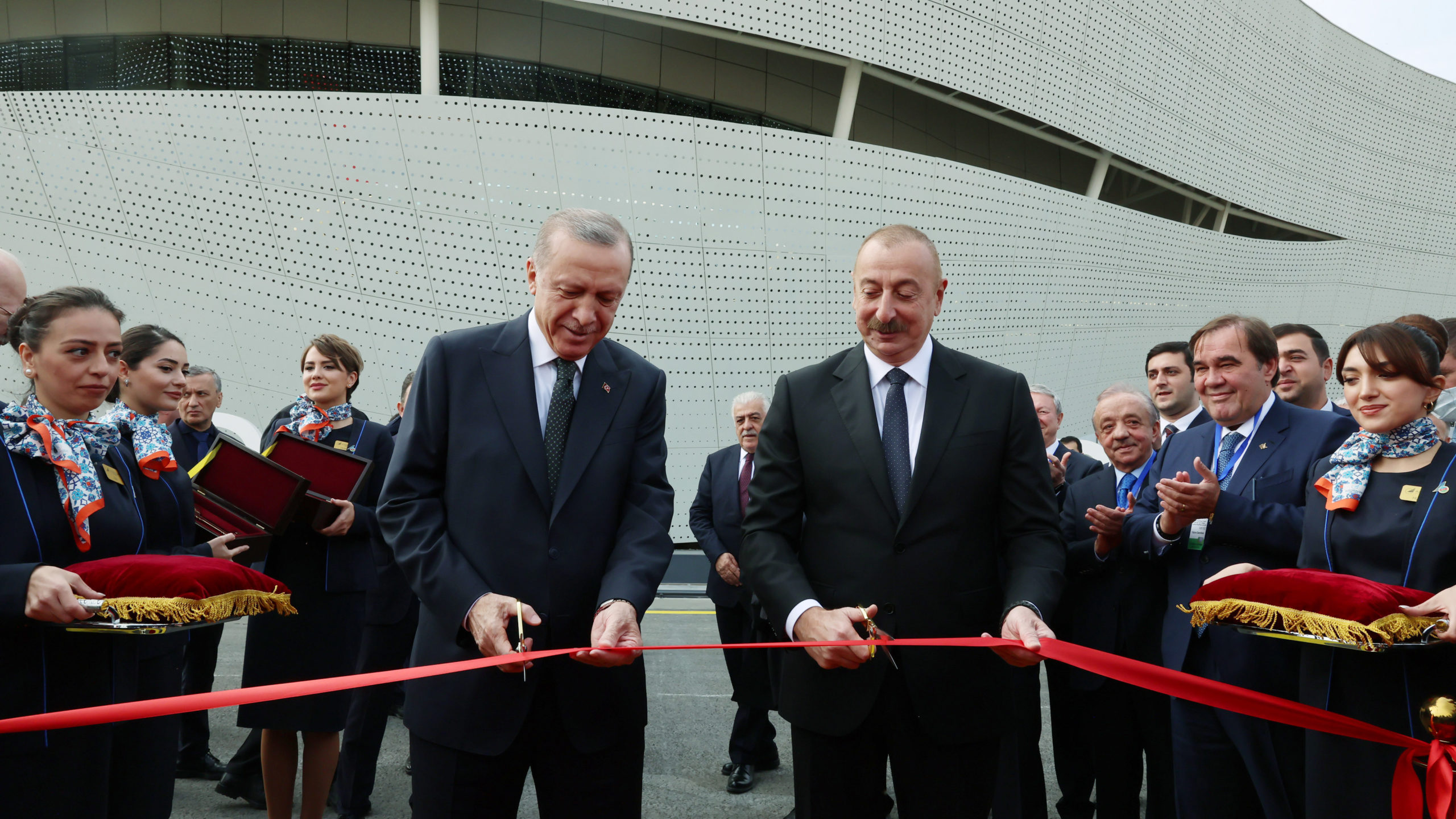 Erdoğan mevkidaşı İlham Aliyev ile ikili görüştü