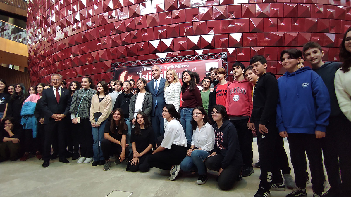Ersoy İstiklal Harbi Sergisi'nin açılışına katıldı
