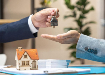 Ev sahibi ile kiracılar karşı karşıya