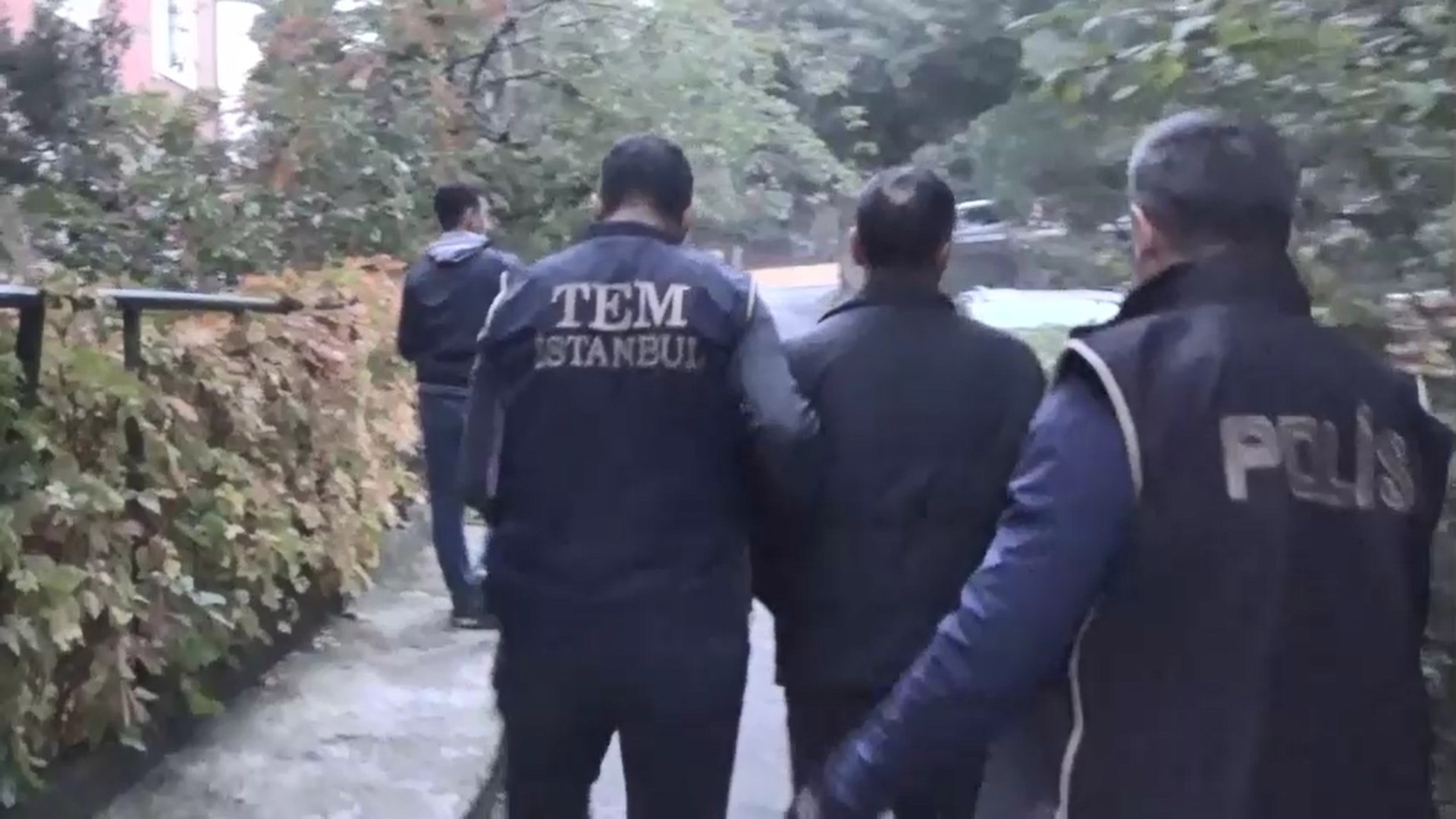 FETÖ'nün gaybubet evlerine operasyon: 18 gözaltı