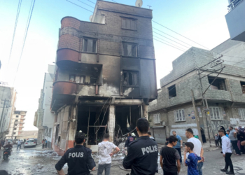 Gaziantep'te ecza deposunda yangın