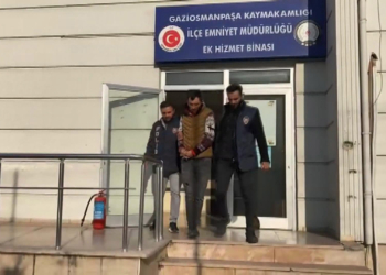 Gaziosmanpaşa'da elindeki bıçakla çocuğu gasbetti
