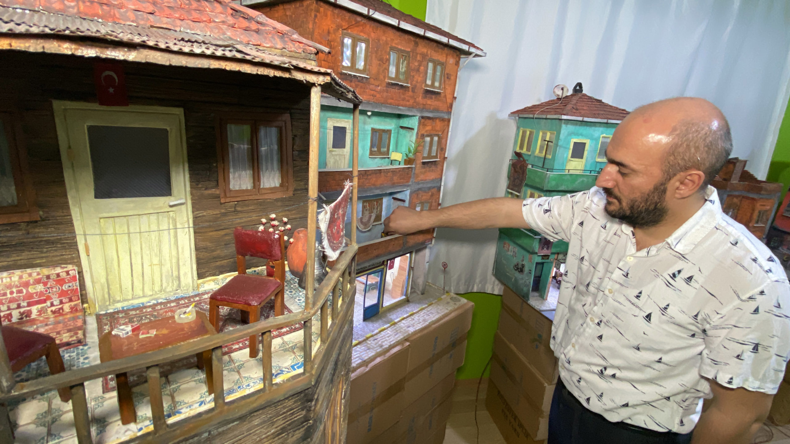 Gerçeğini aratmayan minyatür yapılar