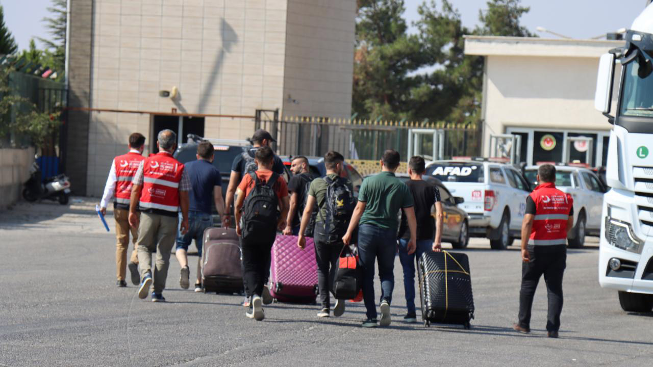 Gönüllü geri dönüş yapan Suriyeli sayısı 50 bin