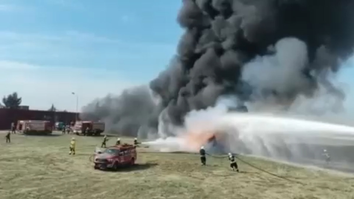 Havalimanında yangın tatbikatı paniği