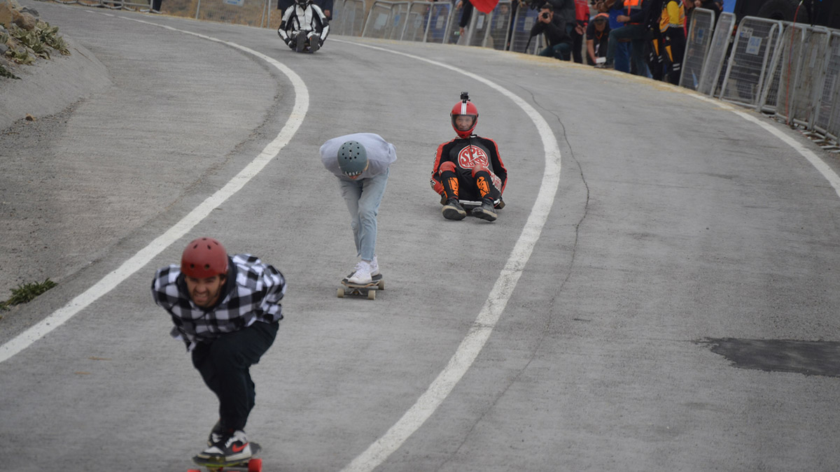 İniş Kaykay ve Hız Kayağı Şampiyonası başladı