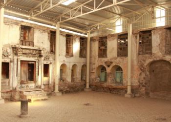 İzmir'de Yahudi mahallesi turizme kazandırılıyor