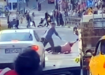 Kadınların sokak ortasındaki kavgası kamerada