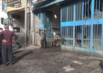 Kamyonun yakıt deposunda patlama: 4 yaralı