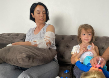 Köpek saldırısına uğrayan anne ile kızı yaralandı