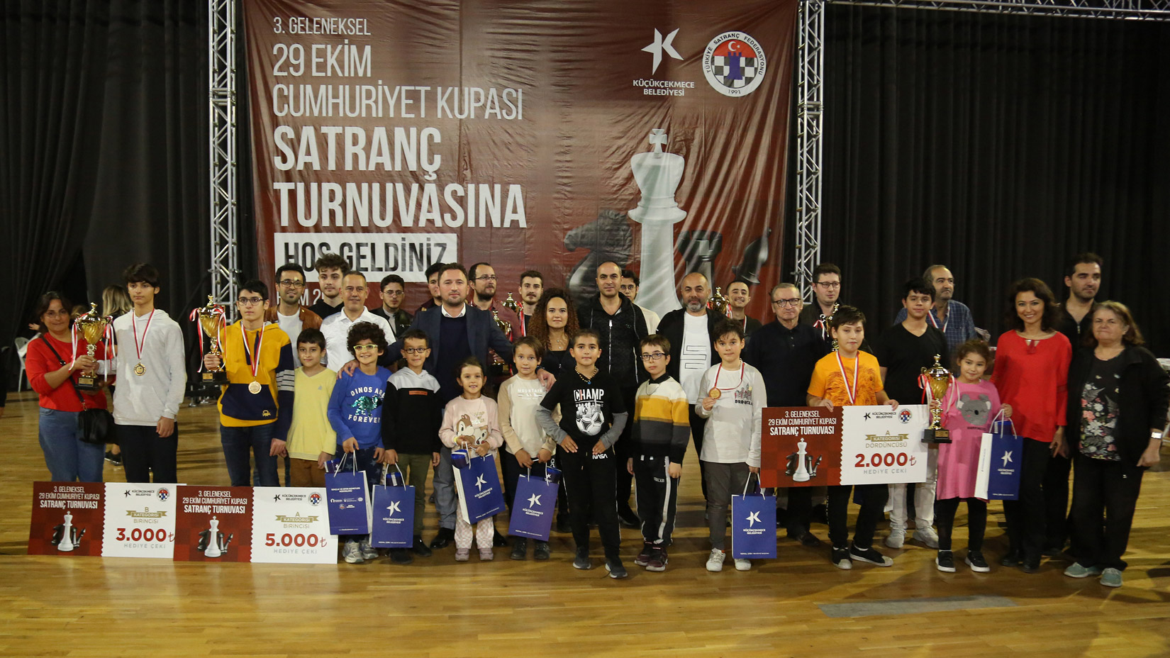 Küçükçekmece'de 29 Ekim Satranç Turnuvası heyecanı