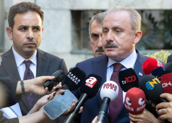 Kürsüler şov yapmak için tasarlanmış yerler değil