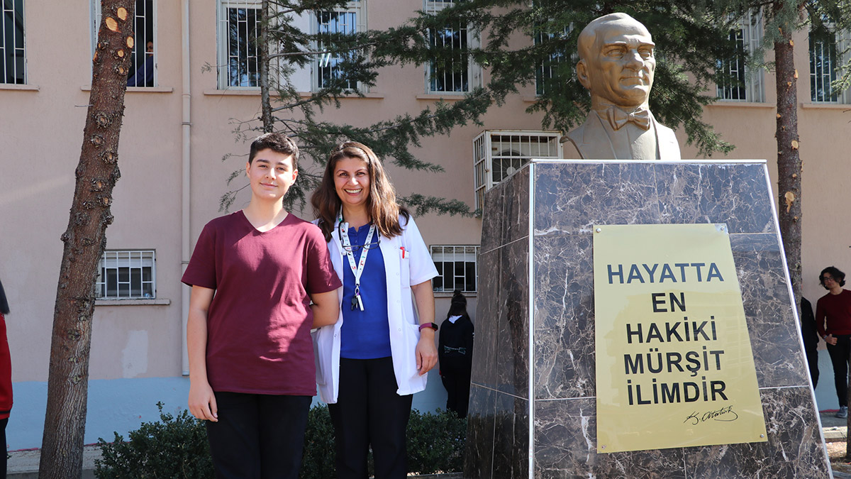 Liseli İbrahim'in DNA makalesine ödül