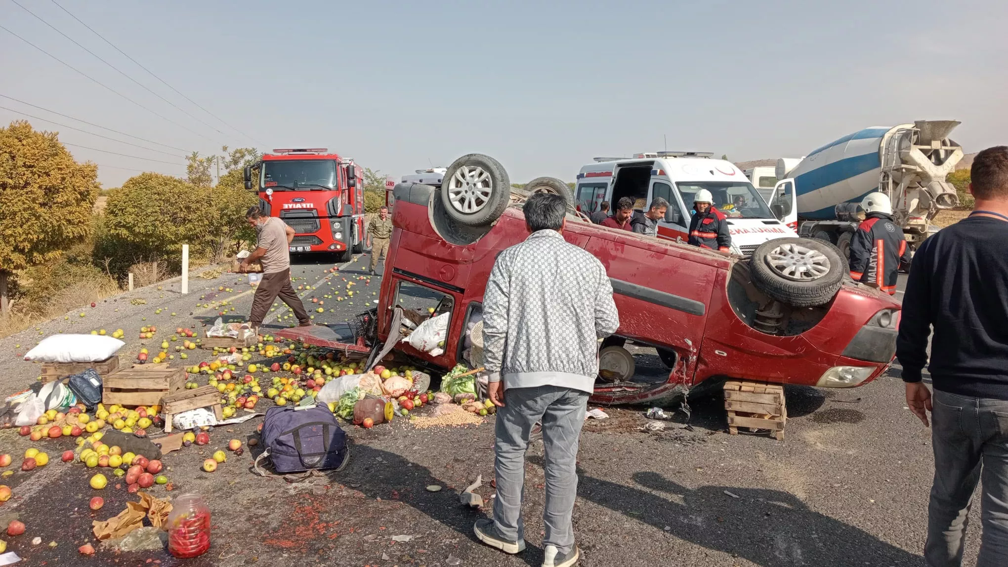 Malatya'da hafif ticari araç devrildi: 1 ölü, 1 yaralı