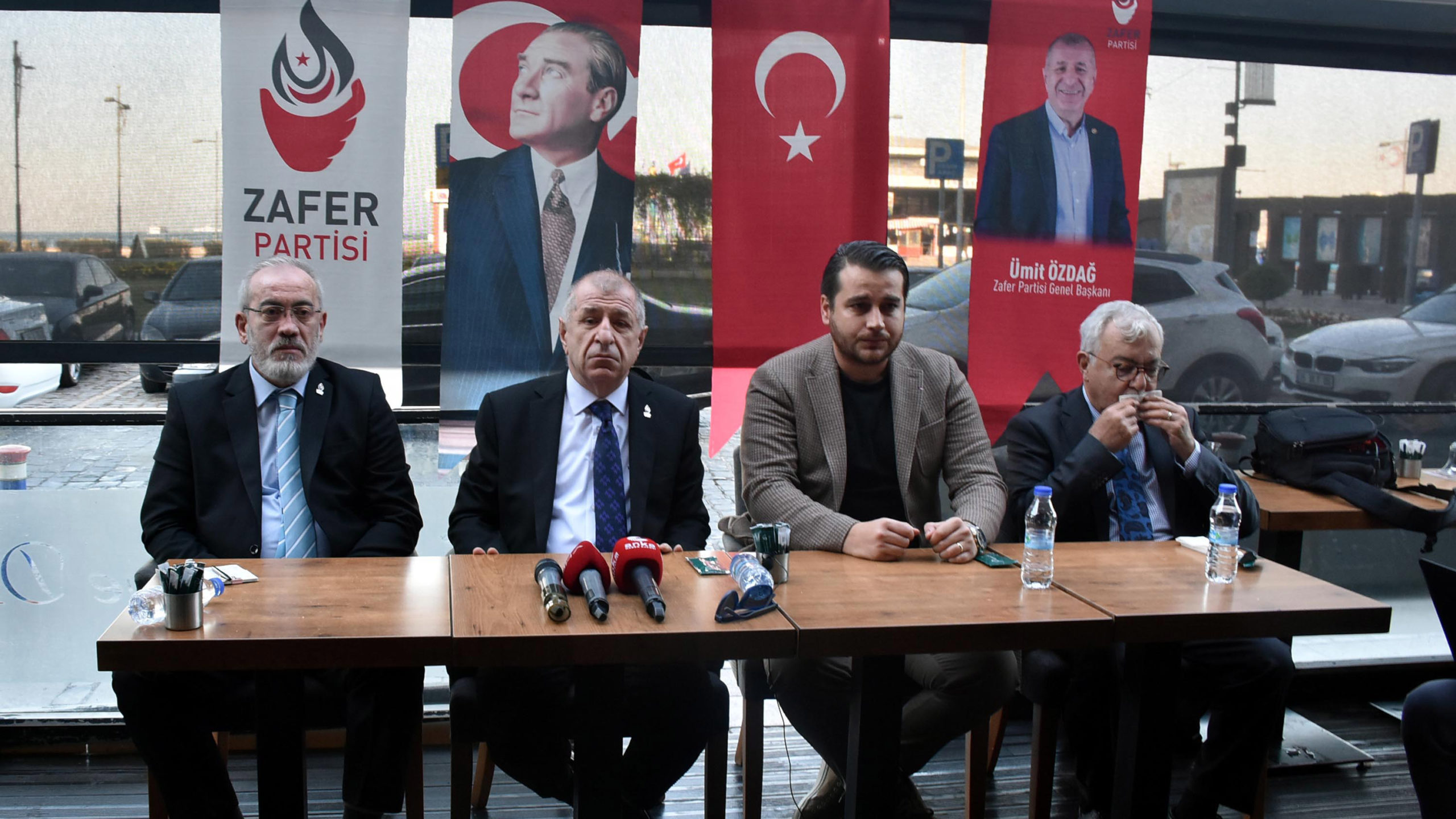 Mansur Yavaş'ı şartsız destekleriz