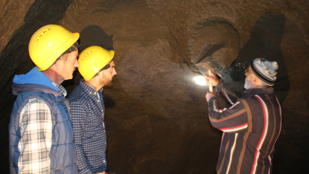 Rize'de mağarada 'pileki taşı oymacılığı' kursu