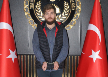 Sahte kimlikli terörist havalimanında yakalandı