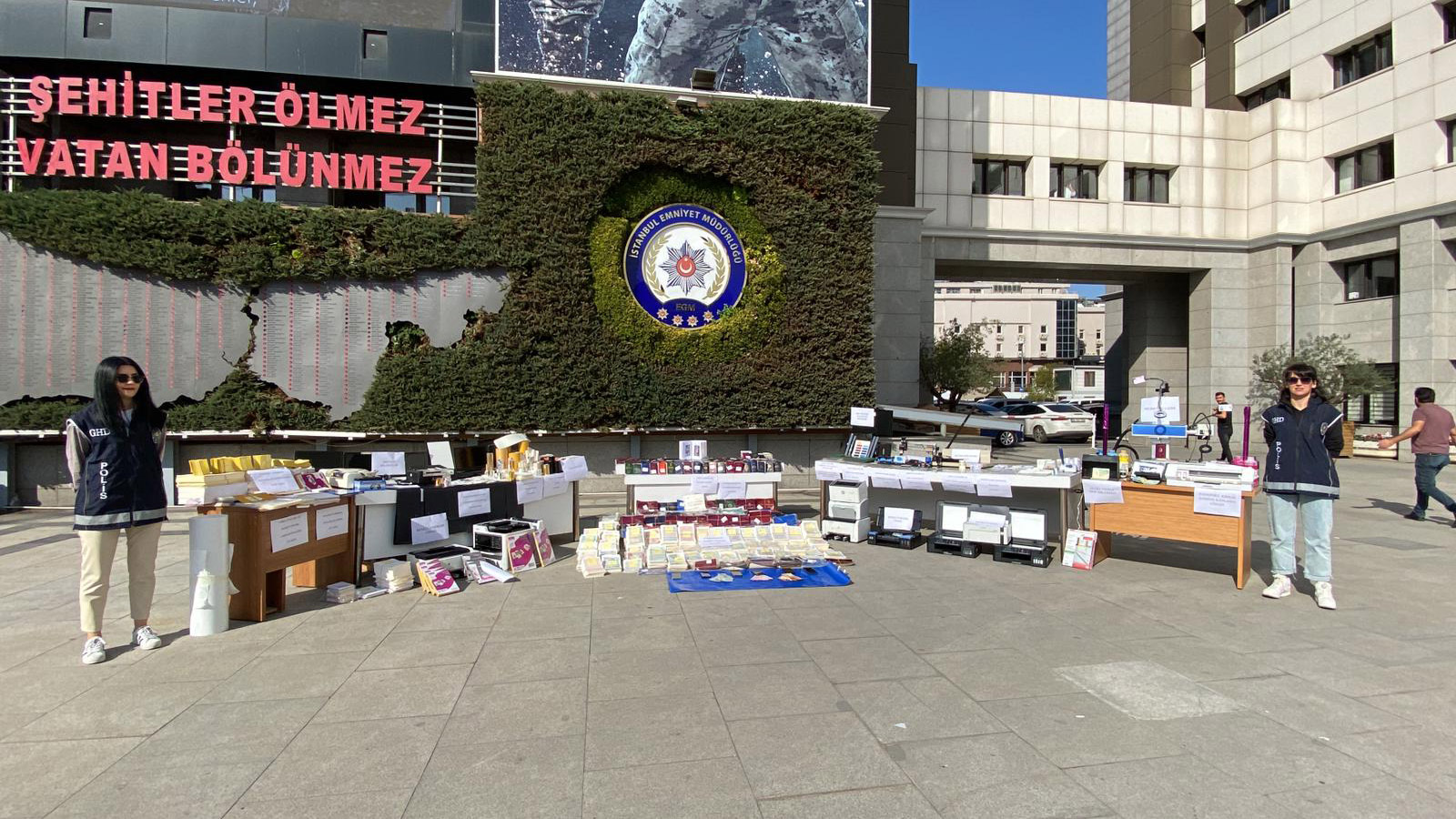 Sahte pasaport çetesine operasyon