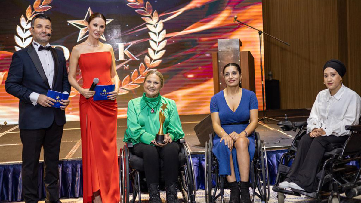 Sanat ve iş dünyası ödüllerine kavuştu