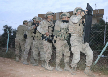 Şanlıurfa'da 63 adrese baskın: 100'den fazla gözaltı