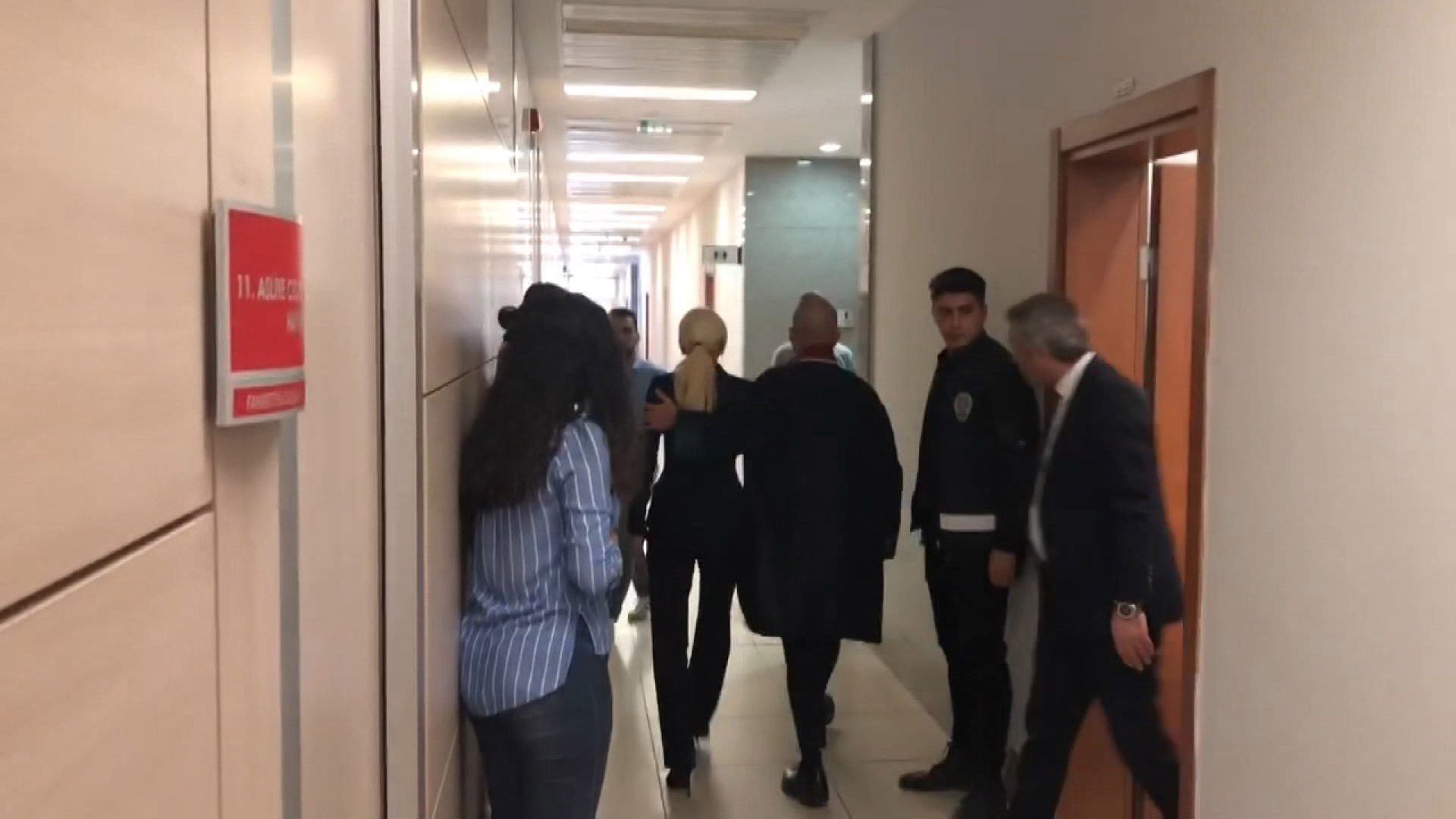 Şarkıcı Gülşen'in karakola imza şartı kaldırıldı