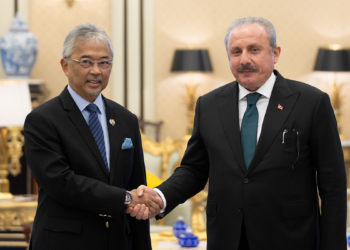 Şentop, Malezya Kralı Abdullah ile görüştü