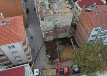 Sinop'ta temeli kayan 5 katlı binaya tahliye