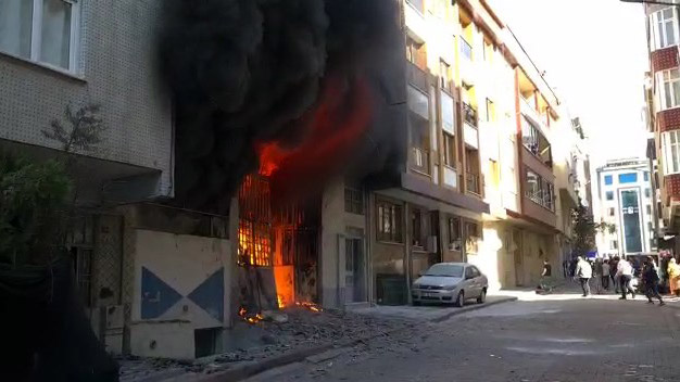 Sultangazi'de iş yeri yangını