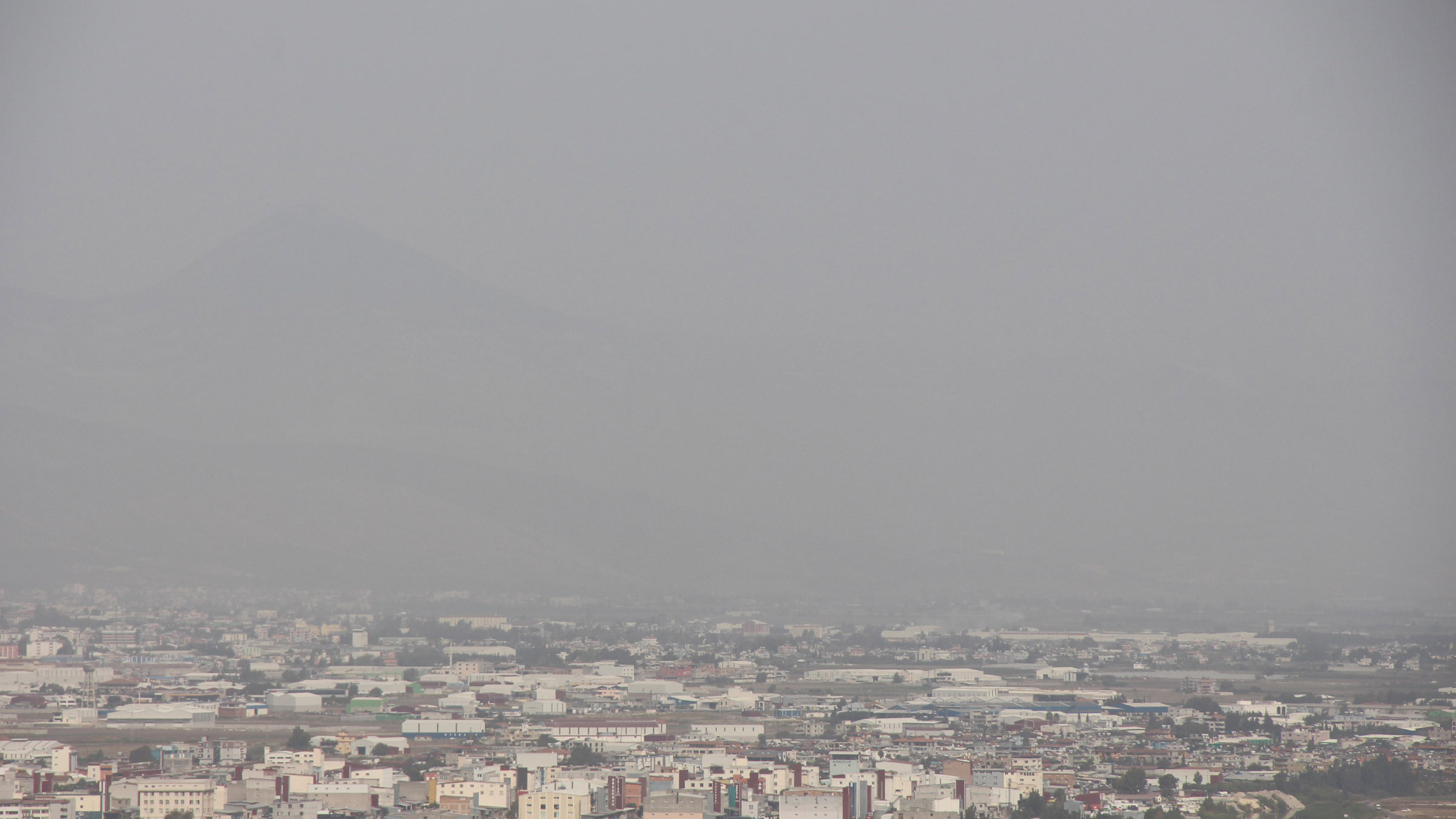 Suriye kaynaklı toz taşınımı Hatay’da etkili oldu