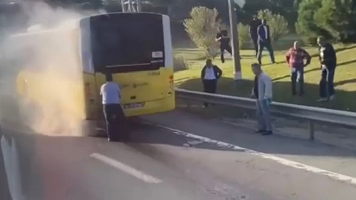 TEM Otoyolu'nda İETT otobüsünde yangın