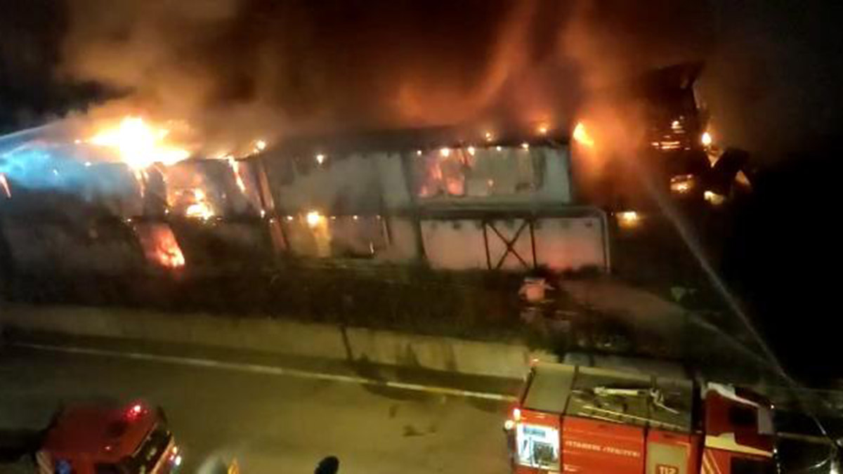 TOKİ Konutları inşaatı şantiyesinde yangın