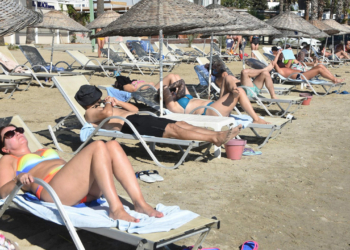 Turistler, Bodrum'da 'sarı yaz'ın tadını çıkardı